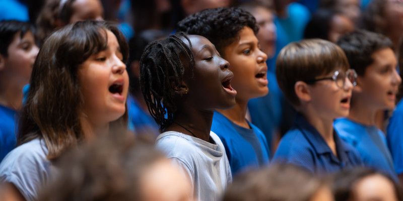 Cantània: Gaudir Gaudí