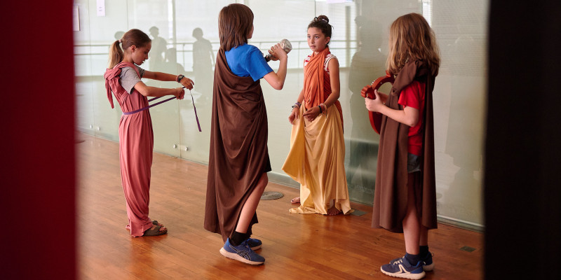 Quan les arts escèniques entren a l'aula. Jornades formatives per a docents