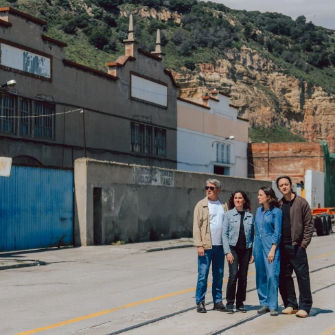 Ai! La misèria ens farà feliços