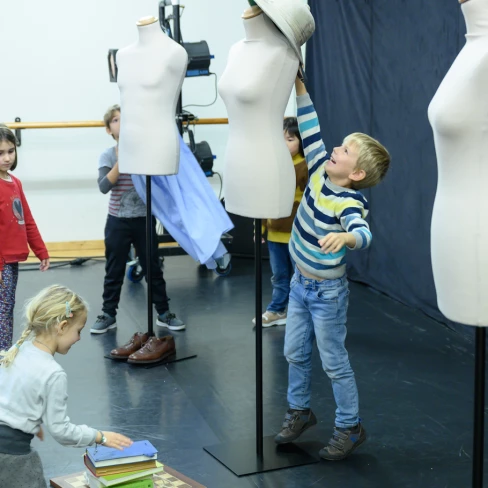 Vestim un espectacle pintoresc. Primària